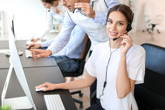 How can you optimise the quality of customer service in a call center?